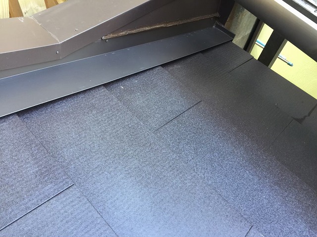 下屋根にガルテクト設置